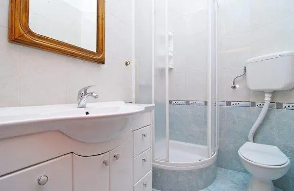 Ferienwohnung Maksan Auf Der Ersten Etage Pakostane Apartment